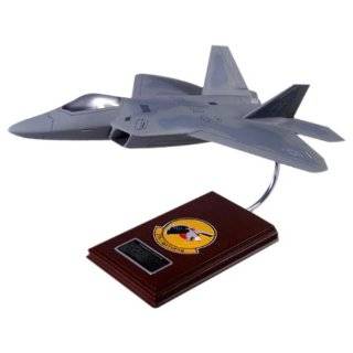  F 22 Raptor   1/48 scale model: Toys & Games